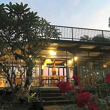 Kraras Munduk The Room & Donbiyu Rooftop Rendezvous Restaurant