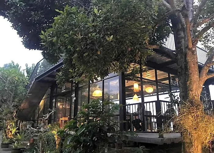 イン Kraras The & Donbiyu Rooftop Rendezvous Restaurant Munduk